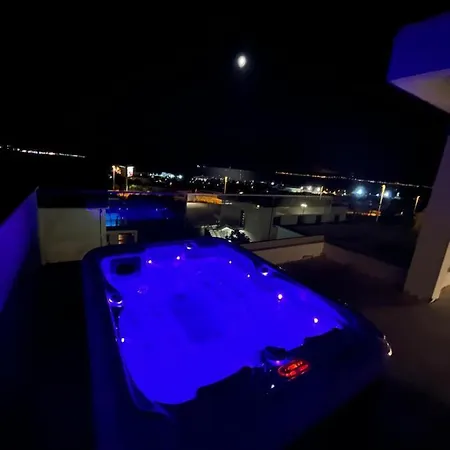 New Lux Aardiel Jaccuzi Pool Wiew *